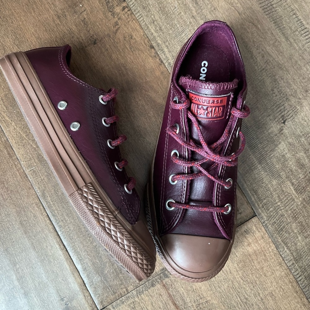 Converse All Star Leather Chuck Taylors